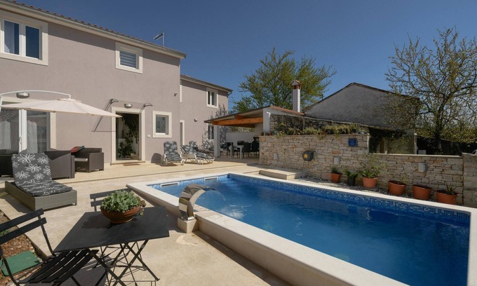 Debeljuhi House | Relaxing Getaway in a Modern Cottage Near Nature - 10/10 Rated