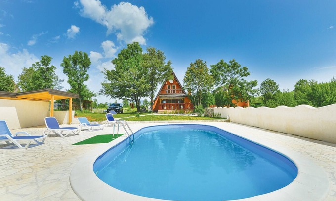 Municipality of Gracac House | Stunning home in Gospic