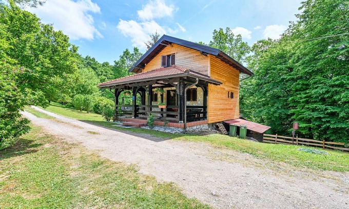 Karlovac House | Serene Forest House Near Karlovac for Family Nature Getaway