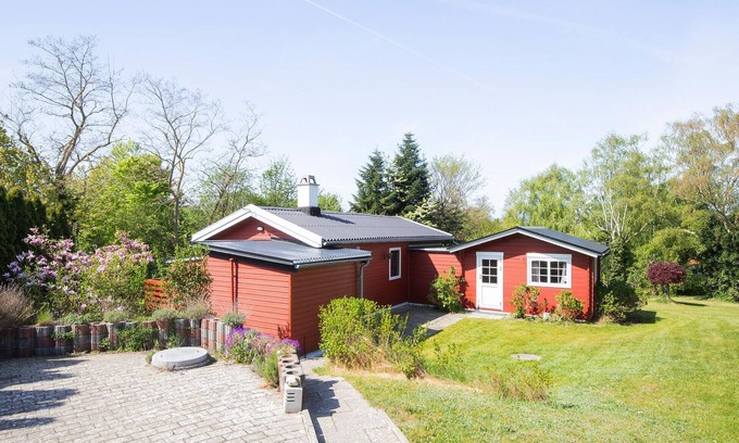 Hornsved House | Family Retreat in Scenic Kulhuse with Ocean Views