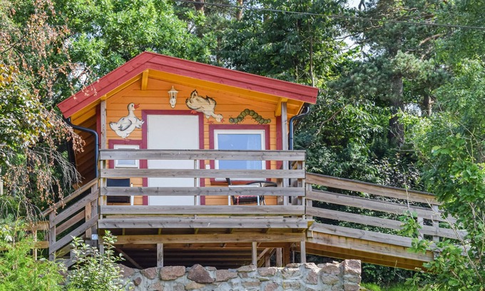 Hurum House | Charming Cottage Retreat on Adventure Farm Sand, Holmsbu