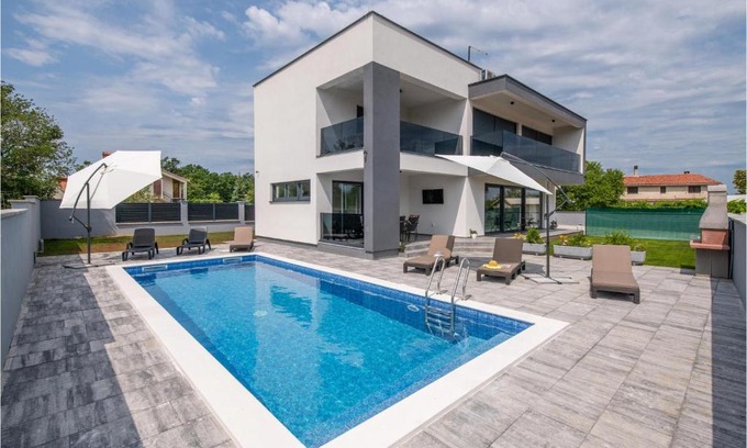Strmac House | Beautiful Labin Retreat with Pool and Kitchen Amenities