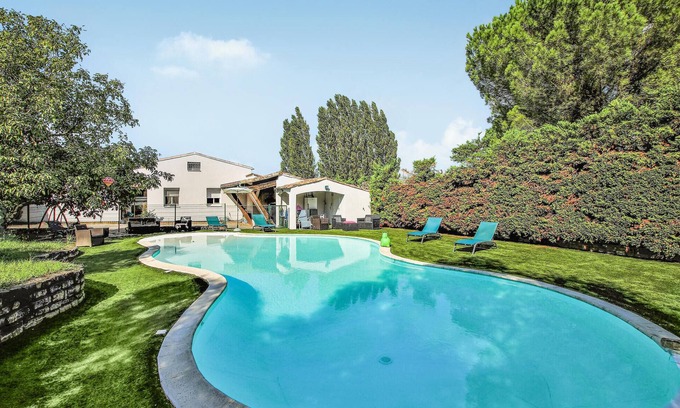 Malataverne House | Top-Rated 6 Bedroom Retreat with Pool in Malataverne