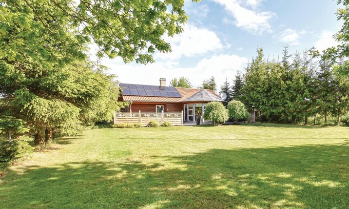 Vejlby Fed House | Comfortable 3 Bedroom Accommodation in Scenic Middelfart