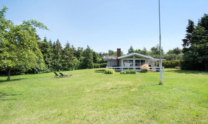Millinge House | Idyllic Oceanfront Retreat with Spa & Pet-Friendly Amenities