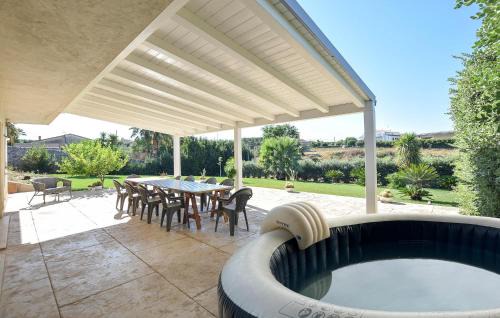 Modica House | Inviting 2 Bedroom Home in Modica - Pet & Child Friendly