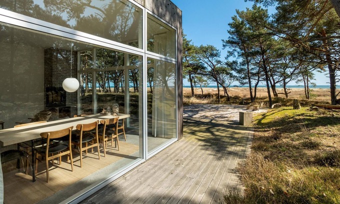 Dueodde House | Family-Friendly 4 Bedroom Accommodation in Nexø with Ocean View