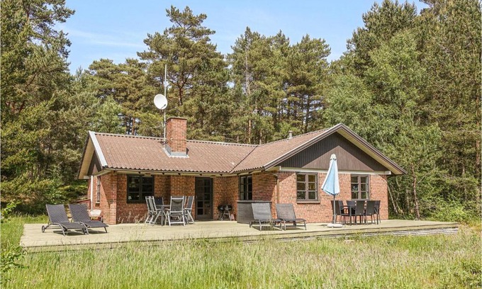 Dueodde House | Welcoming Home in Nexø with Free Wifi and Pet-Friendly