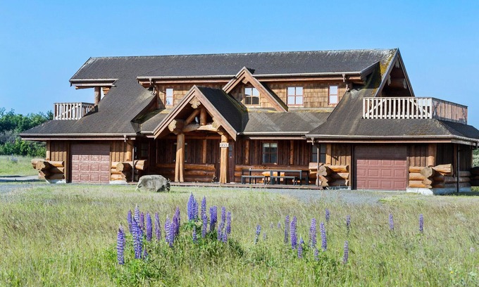 Nimtofte House | Memorable Wooden Retreat with Kitchen and Spa Amenities