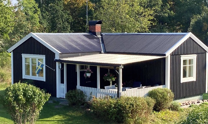 Oskarshamn House | Comfortable 2-Bedroom Stay in Oskarshamn with Breakfast