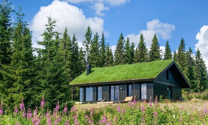 yer House | Explore Nature While Enjoying Comfort and Scenic Lake Views