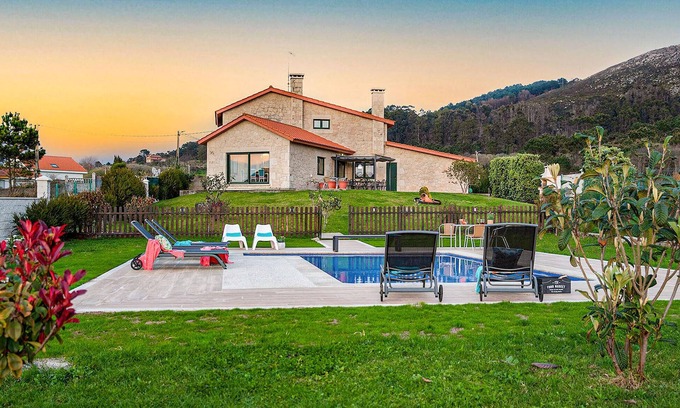Serans House | Stunning home in PORTO DO SON with WiFi