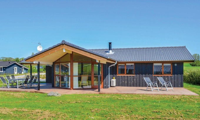 Ronde House | Exceptional 3 Bedroom Accommodation with Oceanfront Views