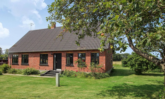 Samsø House | Experience Breathtaking Countryside Views in Your Retreat