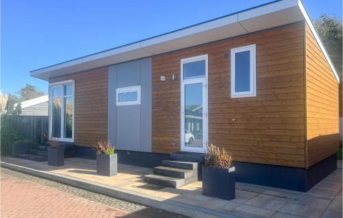 Scherpenisse House | Relaxing Retreat in Scherpenisse with Pool & WiFi Access