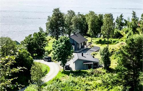 Lindas House | Cozy Home in Seim with Breathtaking Sea Views
