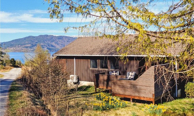 Utaker House | Cozy Home In Sknevik With Kitchen & Pet-Friendly Amenities