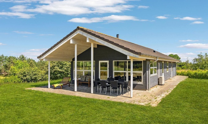 Skals House | Idyllic Cottage with Ocean Views and Spa Retreat Experience