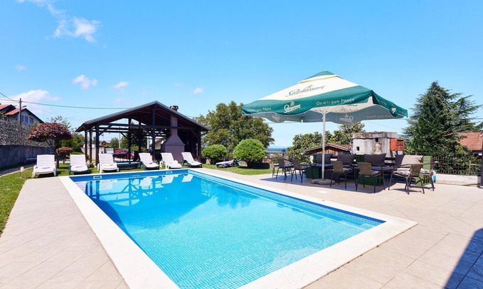 Kupinecki Kraljevec House | Explore a Family-Friendly Retreat with Exciting Amenities