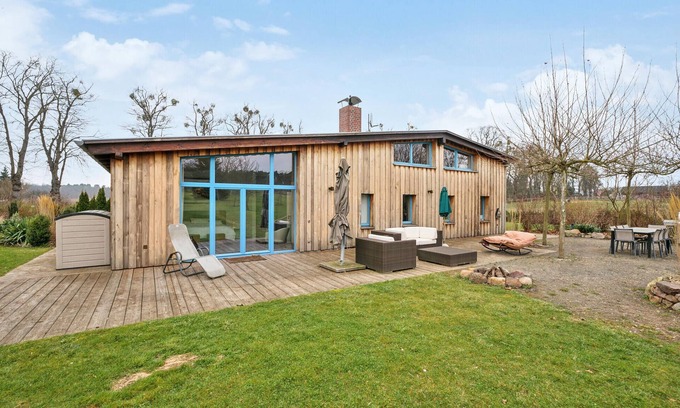 Densow House | Unforgettable Wellness Retreat with Lake View & Spa Access
