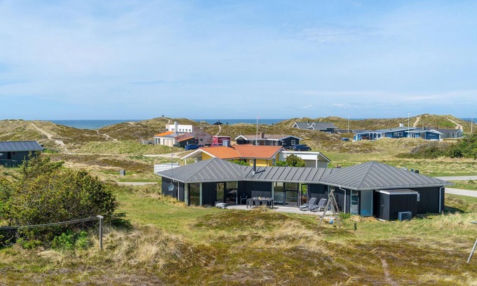 Klitmoller House | Spacious 4-Bedroom Retreat with Oceanfront Views in Thisted