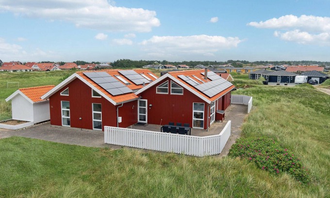 Klitmoller House | Charming Cottage Steps from the Beach with Ocean Views