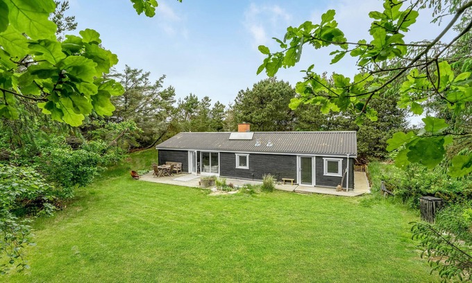 Sønder Vorupør House | Inviting Cottage Surrounded by Nature in Vorupør
