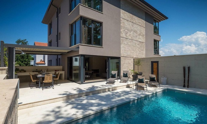 Krizine House | Villa Oliva 1: Exceptional Oceanfront Stay in Umag