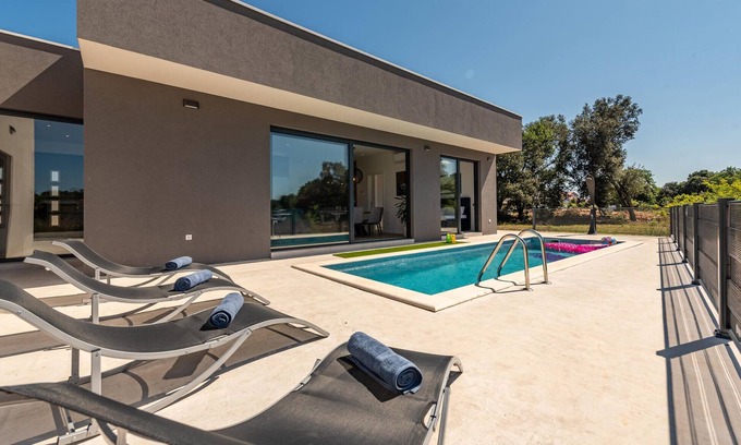 Zaton House | Stunning home in Zaton