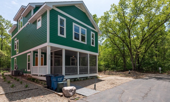 Michigan City House | Perfect Getaway: Six Bedrooms with Ocean View & Pool