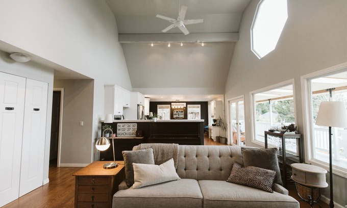 South Colby House | Seaside Retreat: Ocean View, Pool & Spa Amenities Await