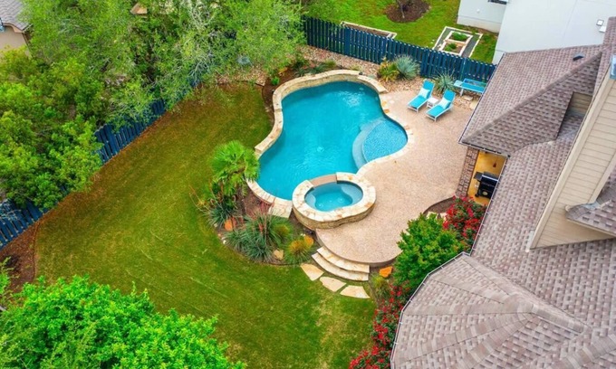 Dripping Springs House | Stunning Home with Outdoor Pool, HotTub and Yard