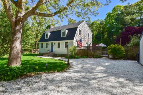 Brewster House | Pet-Friendly Retreat with Wet Bar for Family Fun