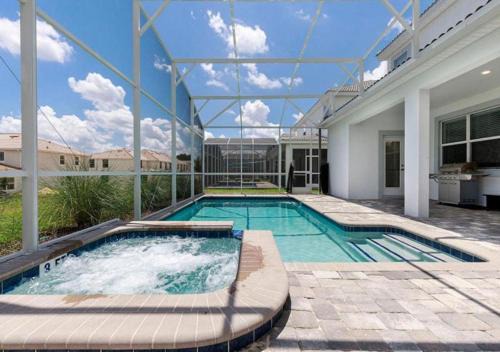 Davenport House | Relaxing Retreat with Private Pool, Near Disney Parks