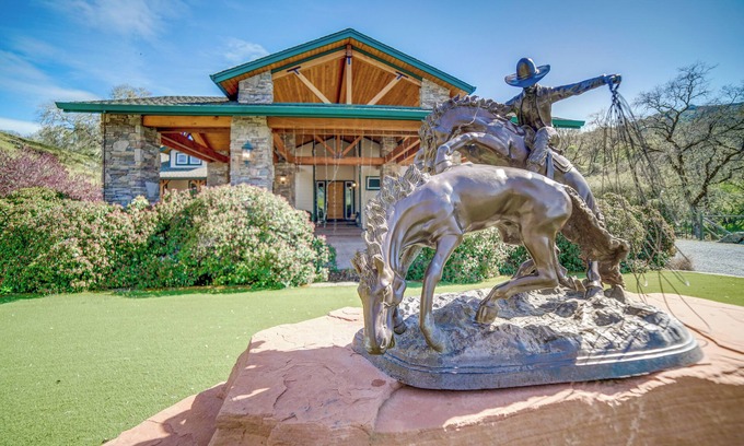California Wine Country Villa | Experience Hopland: Poolside Getaway with Hot Tub & Spa
