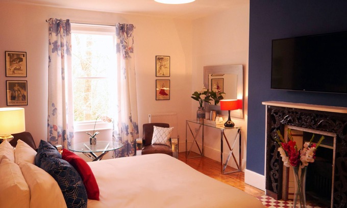 Hastings House | Characterful Retreat in Nature with Pool & Breakfast Included