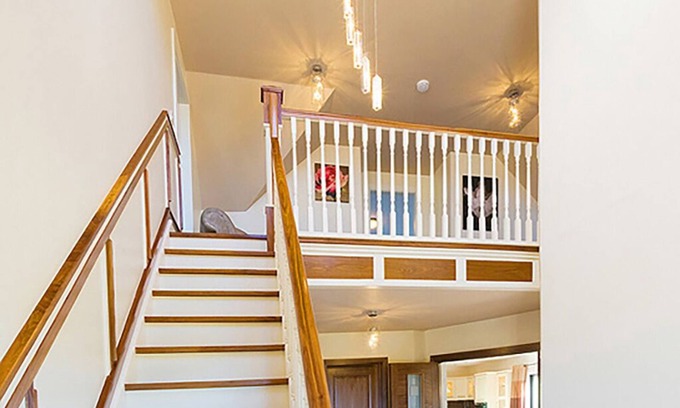 Waterville House | Inviting Retreat with Spa Overlooking Hogs Head Golf Course
