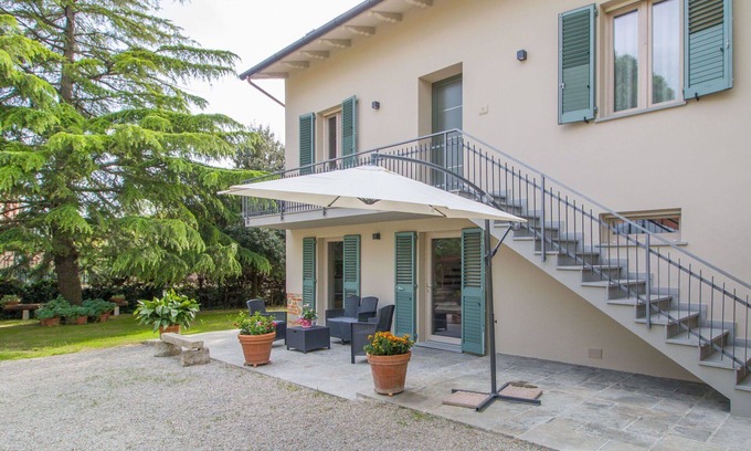 Le Piazze House | Delightful Villa with A/C, Lake View & Family-Friendly Amenities