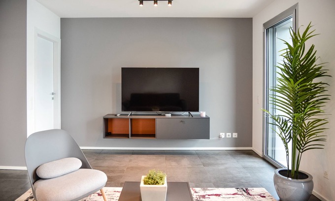 Melide Apartment | Beautiful Lake View Apartment with Family-Friendly Amenities