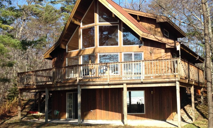 St Ignace House | Inviting Lake Views and Ideal U.P. Day-Trip Location
