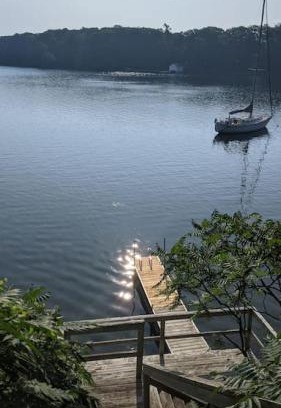 Cressy House | Inviting Lakefront Cottage Retreat in Prince Edward County
