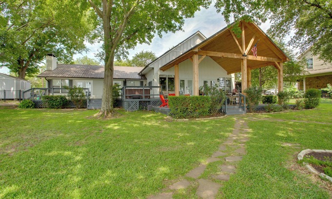 Enchanted Oaks House | Exceptional Lakefront Retreat with Hot Tub & Game Room