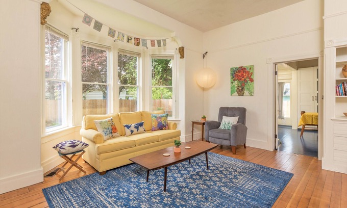 Port Townsend Apartment | Discover a Spacious Apartment in Port Townsend with Spa & Hot Tub