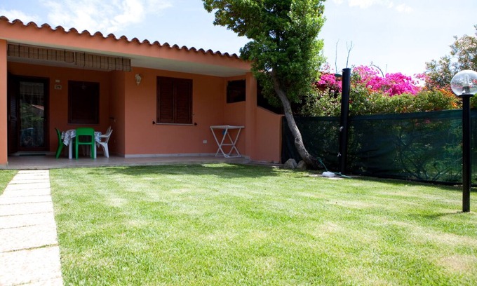 Costa Rei House | Cozy Villa by the Sea with Oceanfront Pool and Breakfast