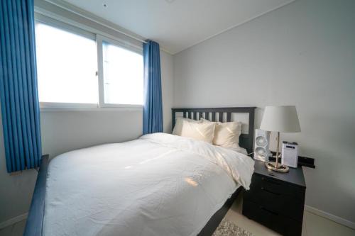 Seoul Apartment | Elegant Apartment with Guest Rating of 9.8/10