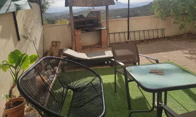 Cogollos de la Vega Apartment | Stunning mountain view apartment near Granada city