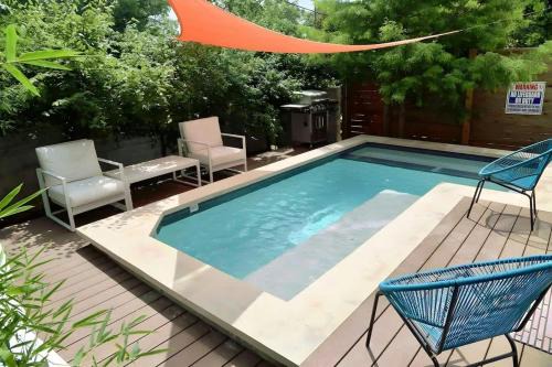 Tarrytown House | Contemporary Home with Pool & Hot Tub in Downtown Austin