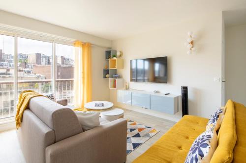 Quartier des Grandes-Carrieres Apartment | Stunning Montmartre - Amazing View - Fully Renovated