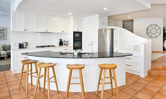 Mooloolaba House | Elegant Mooloolaba Waterfront Home with Pool & Ocean Views