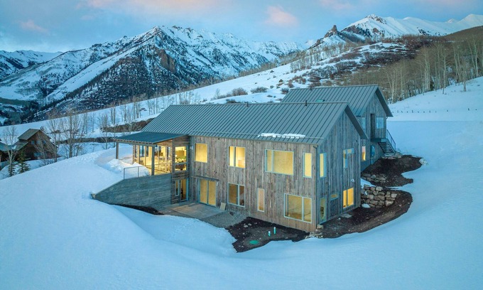 Telluride House | Scenic Mountain Retreat with Breathtaking Views for Families
